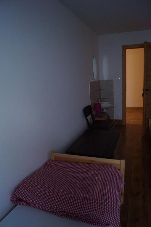 シクラルスカ・ポレンバ Schronisko Pttk Hala Szrenickaホステル 部屋 写真